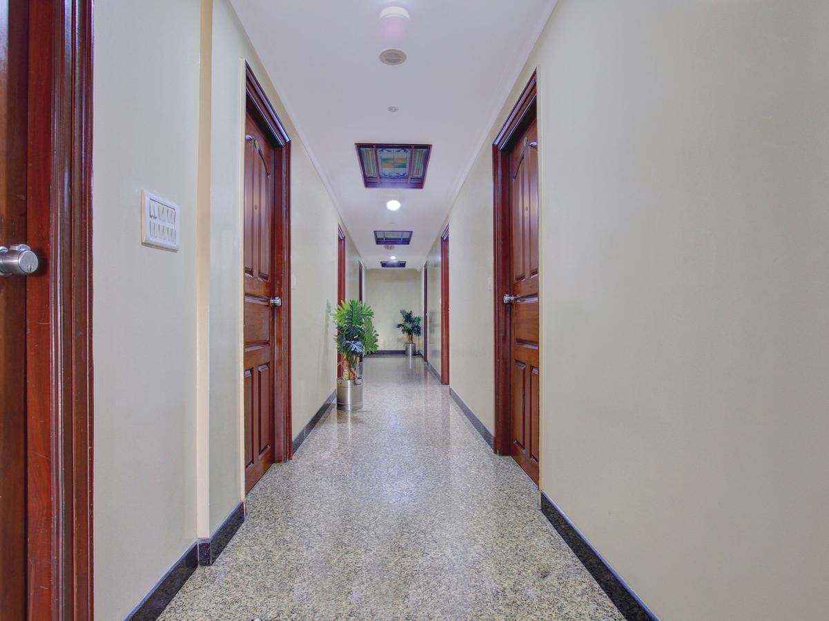 Oyo 11390 Vaibhav Residency Hotel Bangalore Exterior photo