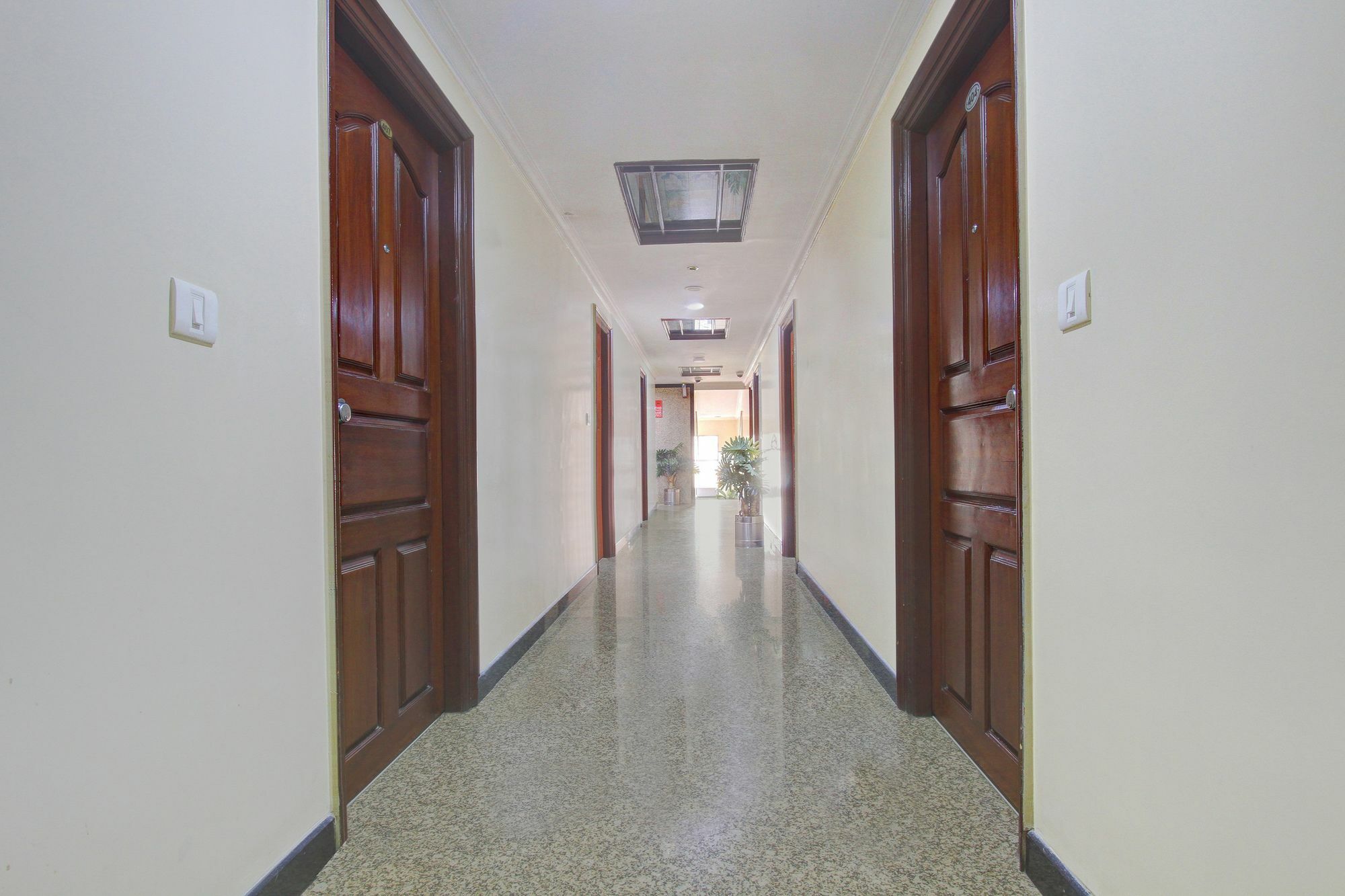 Oyo 11390 Vaibhav Residency Hotel Bangalore Exterior photo