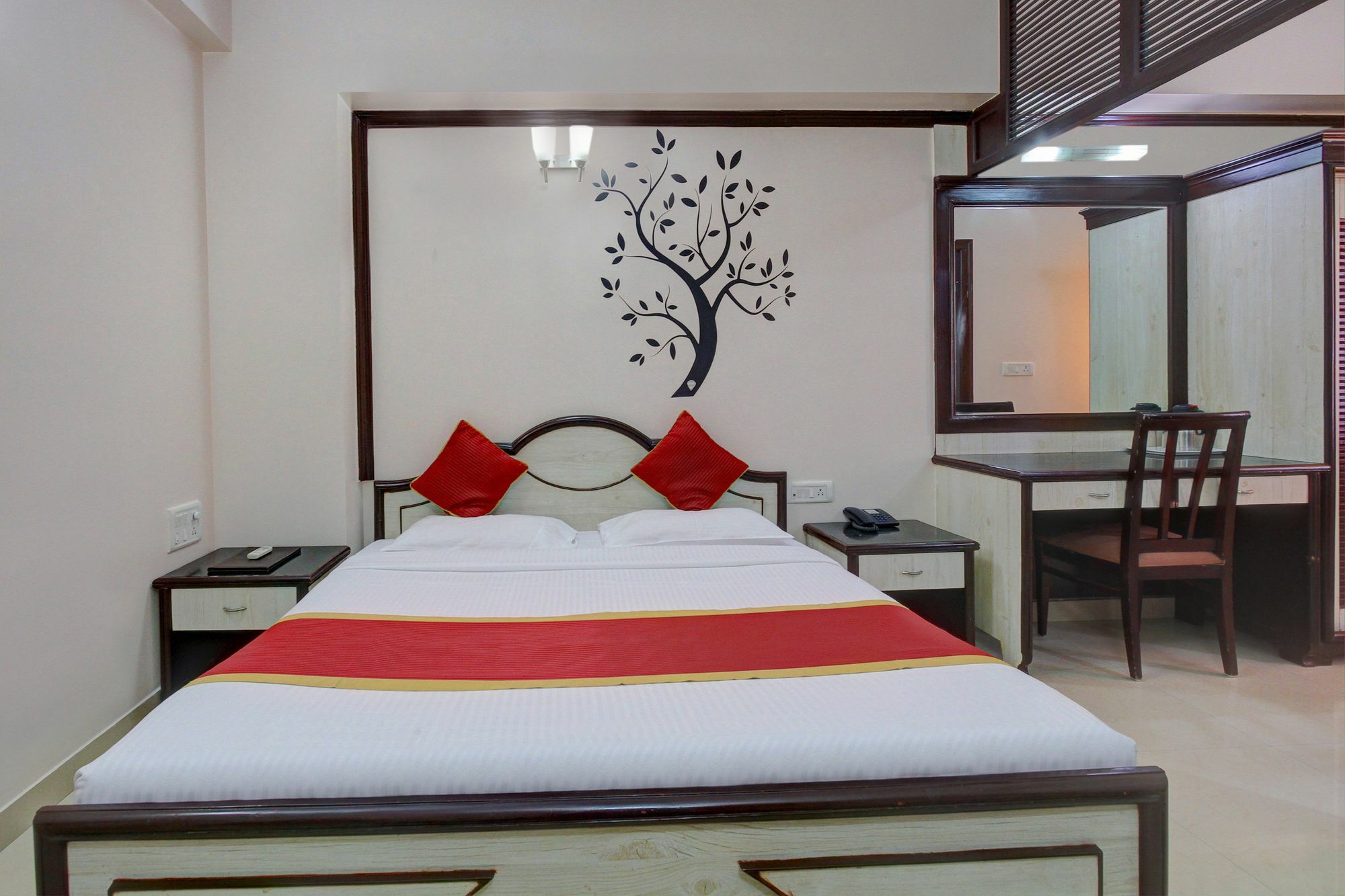 Oyo 11390 Vaibhav Residency Hotel Bangalore Exterior photo