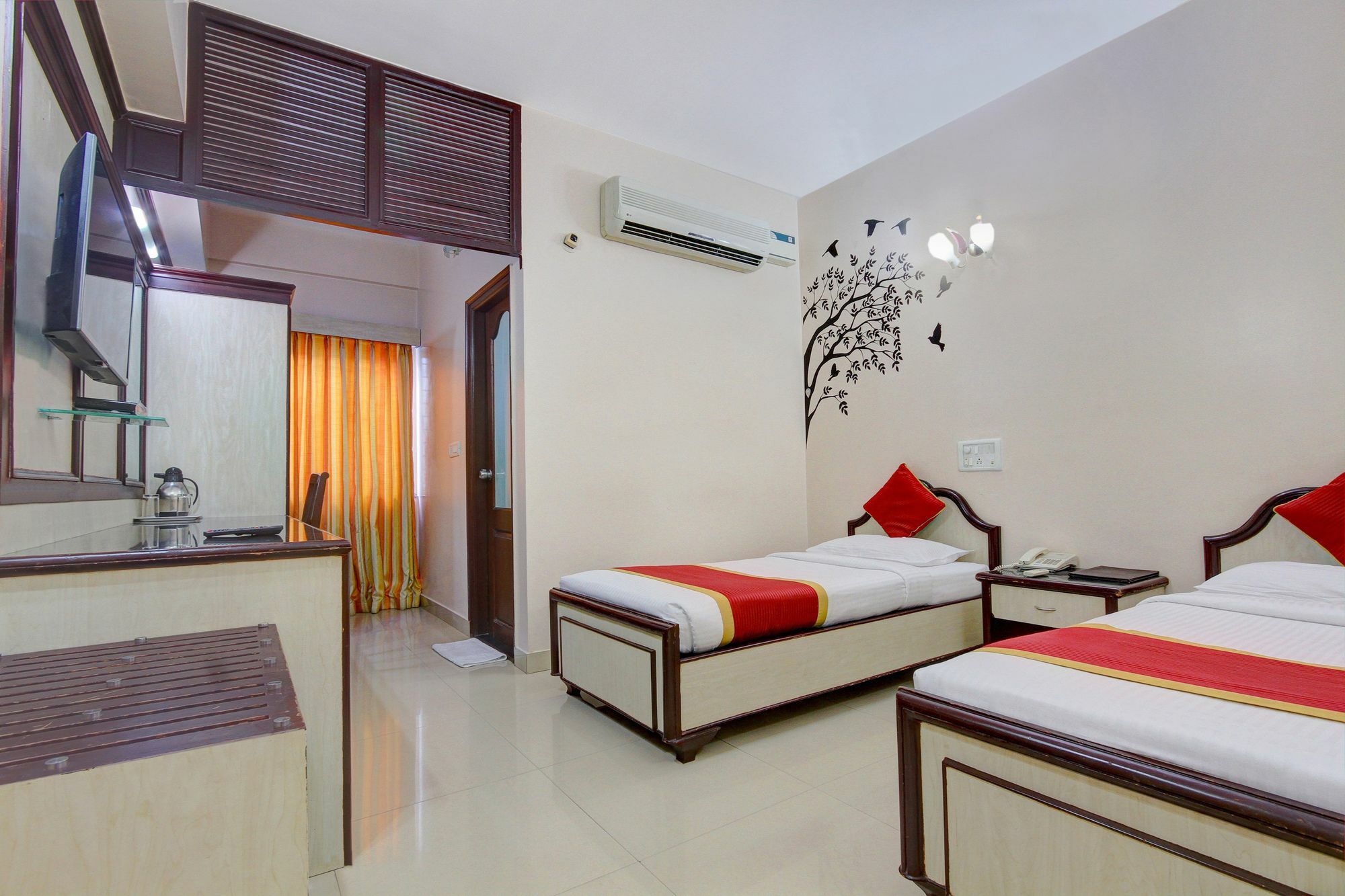 Oyo 11390 Vaibhav Residency Hotel Bangalore Exterior photo